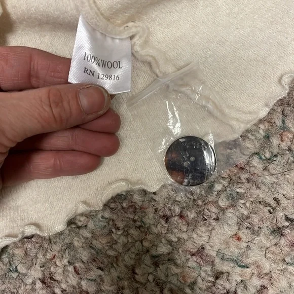 100% wool Cream Ruffled Button-Up cardigan - Picture 7 of 8